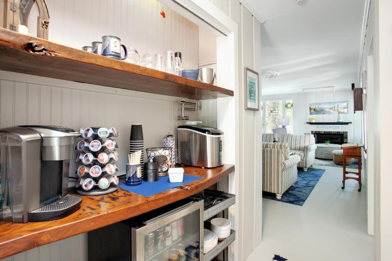 Inn On Main Yarmouth Port Екстериор снимка