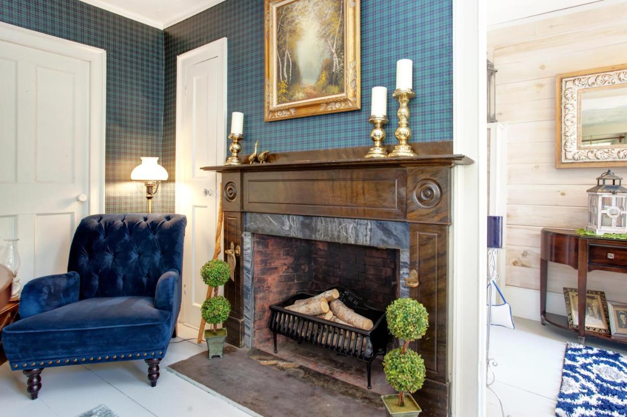 Inn On Main Yarmouth Port Екстериор снимка