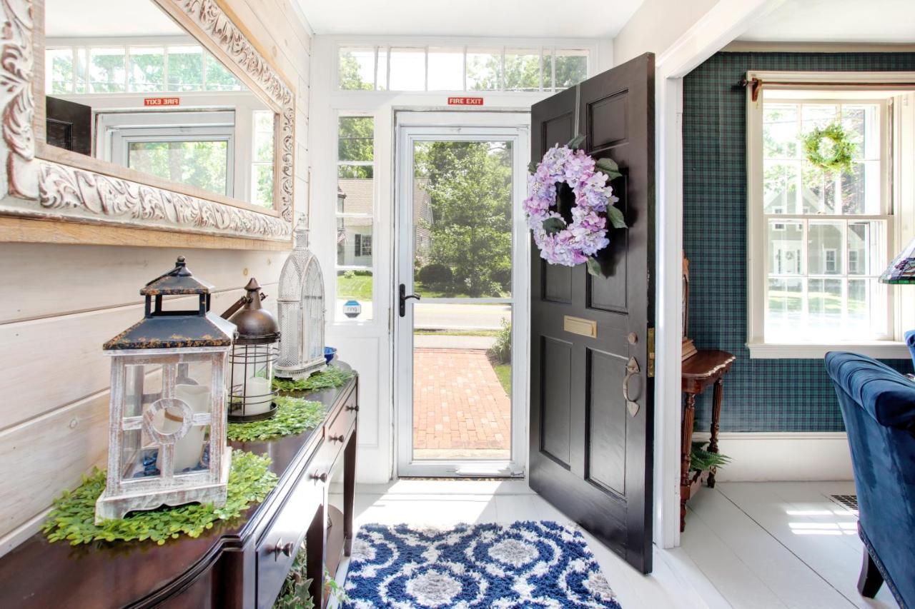 Inn On Main Yarmouth Port Екстериор снимка