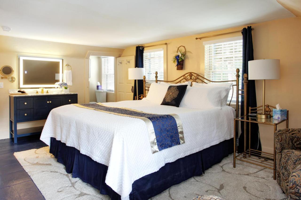 Inn On Main Yarmouth Port Екстериор снимка