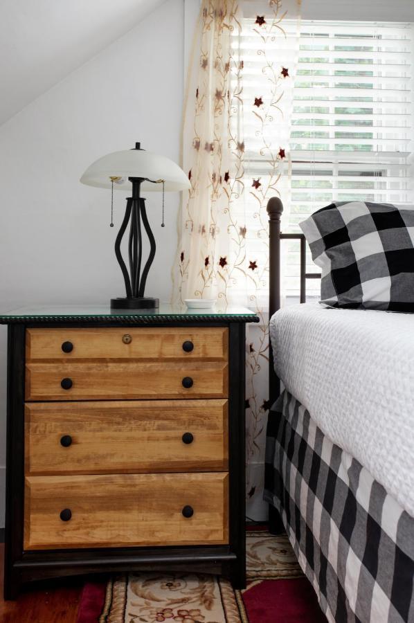 Inn On Main Yarmouth Port Екстериор снимка