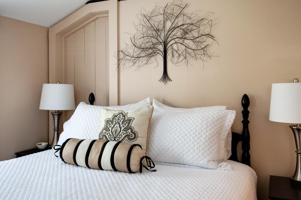 Inn On Main Yarmouth Port Екстериор снимка