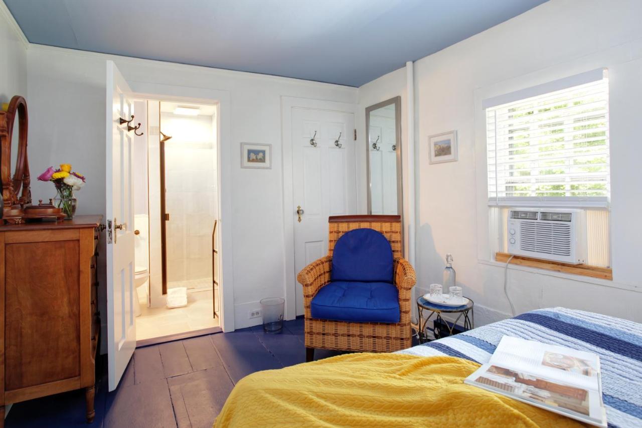 Inn On Main Yarmouth Port Екстериор снимка