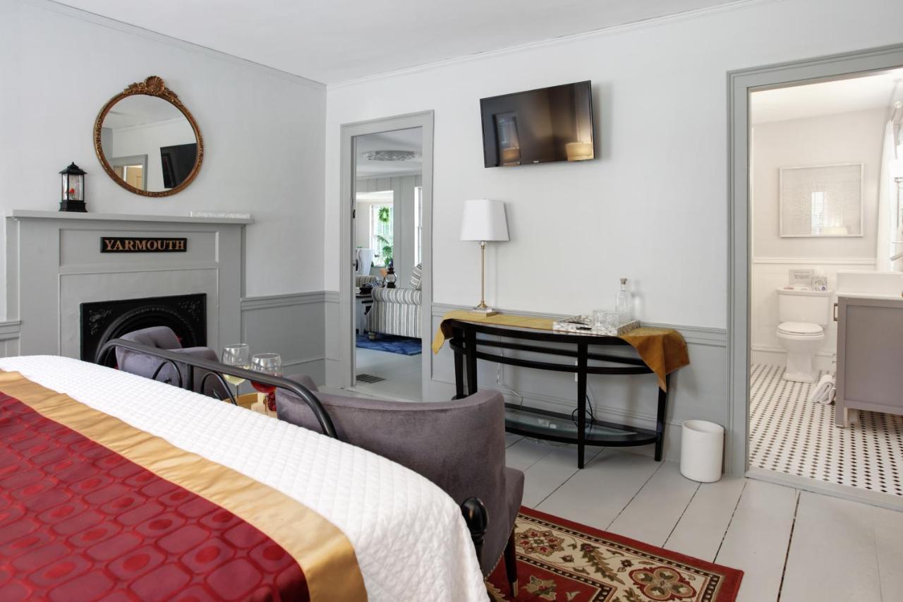 Inn On Main Yarmouth Port Екстериор снимка