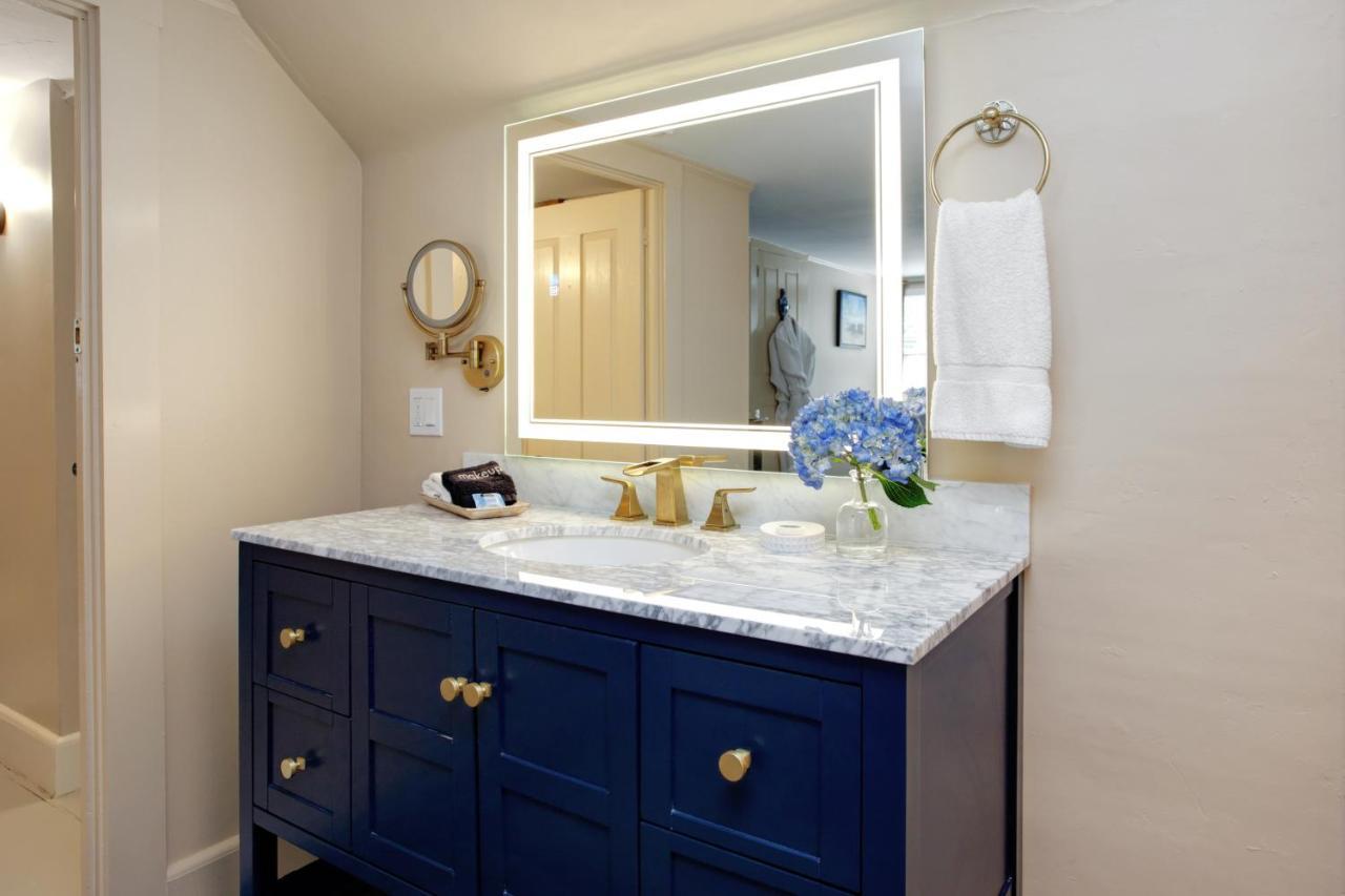 Inn On Main Yarmouth Port Екстериор снимка