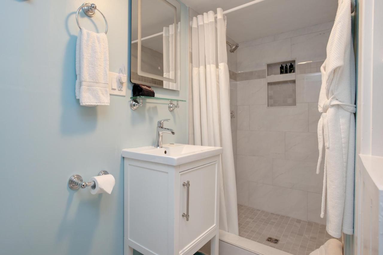 Inn On Main Yarmouth Port Екстериор снимка