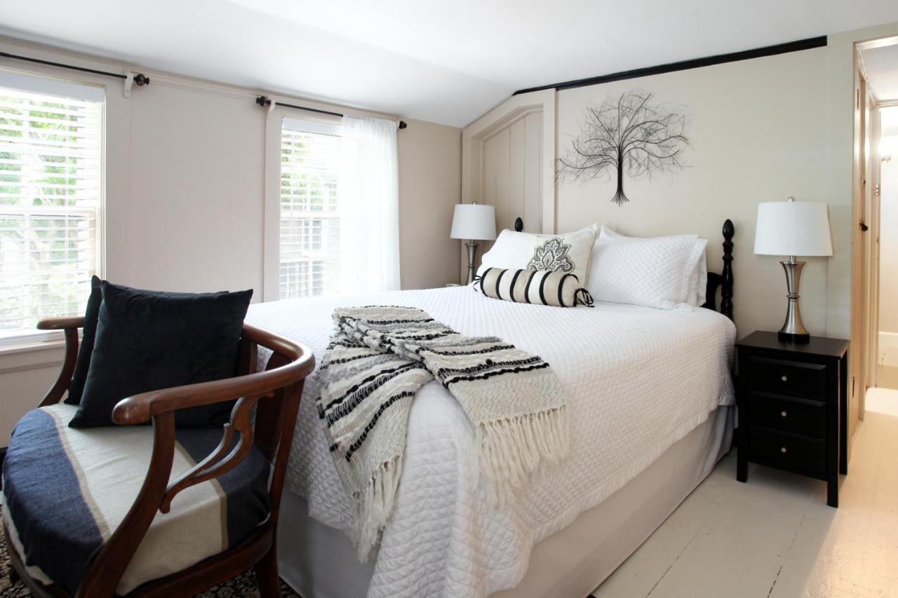 Inn On Main Yarmouth Port Екстериор снимка