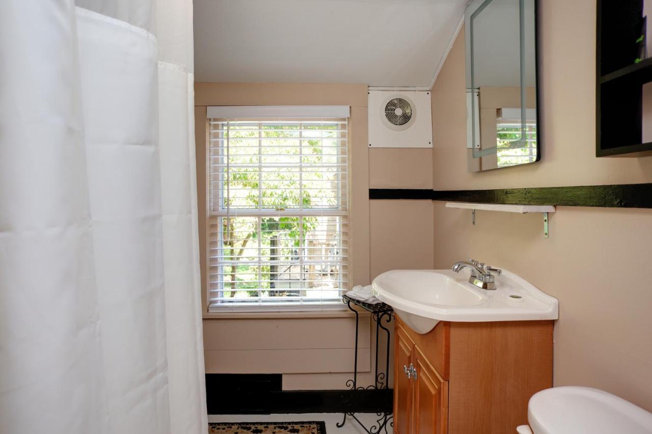 Inn On Main Yarmouth Port Екстериор снимка